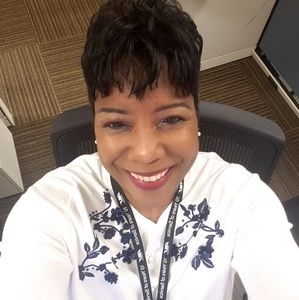 Meet your Posher, Cassandra